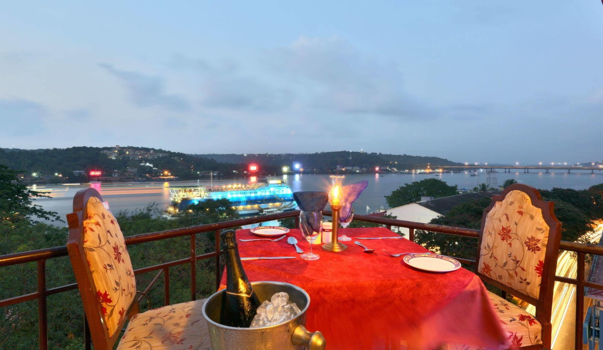 Hotel Mandovi Panadží Exteriér fotografie